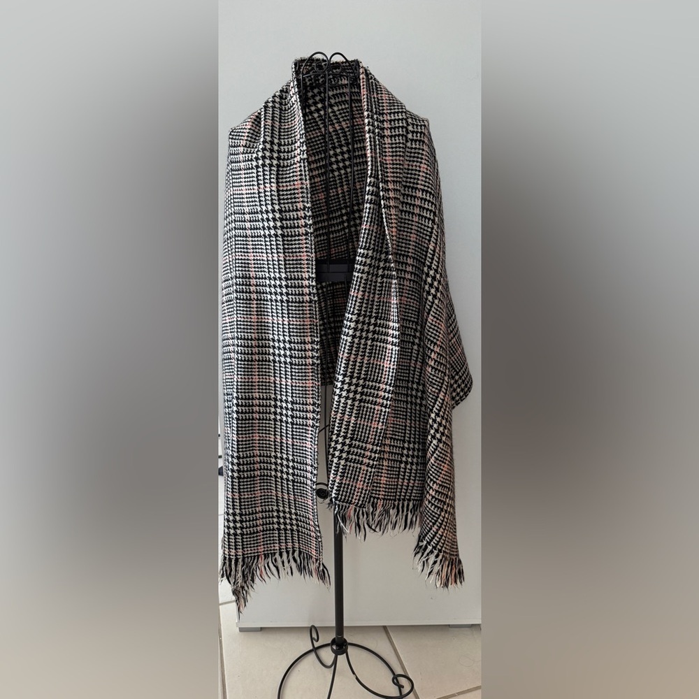 Anne Klein Vintage Wool Shawl | Red Houndstooth Plaid | 29x72 - Picture 4 of 9